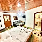 招待所 Grandpas House Gjirokastër
