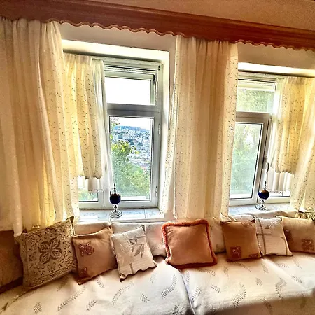 Grandpas House בית הארחה Gjirokastër