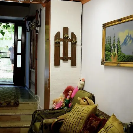 Grandpas House * Gjirokastër