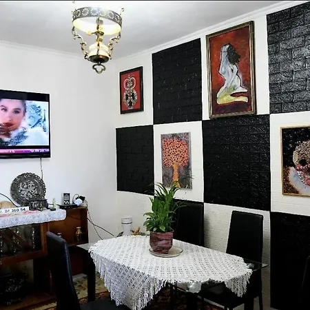 Grandpas House Pensión *