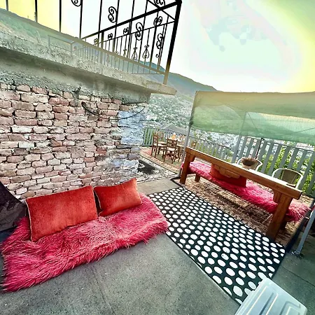 Grandpas House בית הארחה Gjirokastër