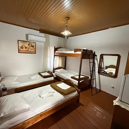 Grandpas House Maison d'hôtes Gjirokastër