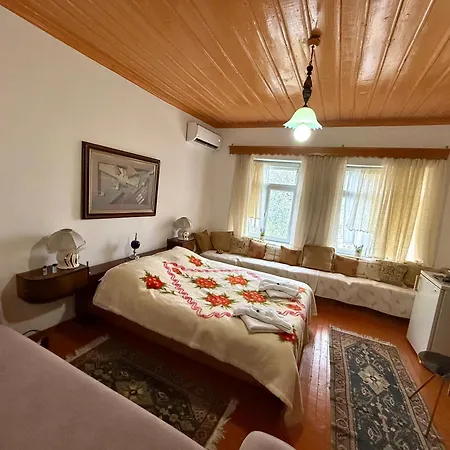 Grandpas House Gjirokastër