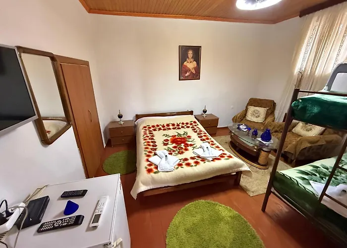 Konukevi Grandpas House Gjirokastër