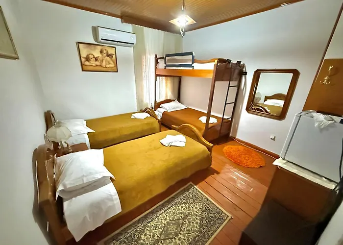 Konukevi Grandpas House *